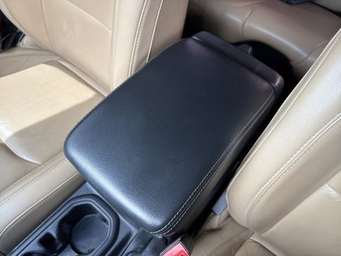 Used 2019 Jeep Wrangler Unlimited Rubicon AWD/4WD image 40