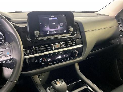 Used 2025 Nissan Pathfinder SV FWD image 9