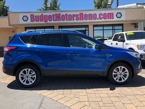 Used 2018 Ford Escape SE w/ SE Sync 3 Package AWD/4WD image 1