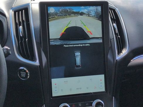 Used 2024 Ford Edge Titanium image 26