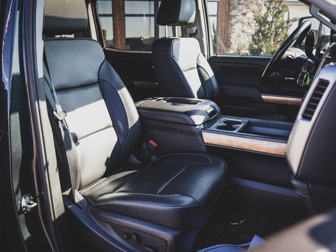 Used 2017 Chevrolet Silverado 2500 LTZ w/ Duramax Plus Package image 28