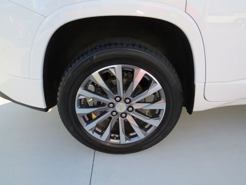 Certified 2023 Chevrolet Traverse Premier FWD image 10