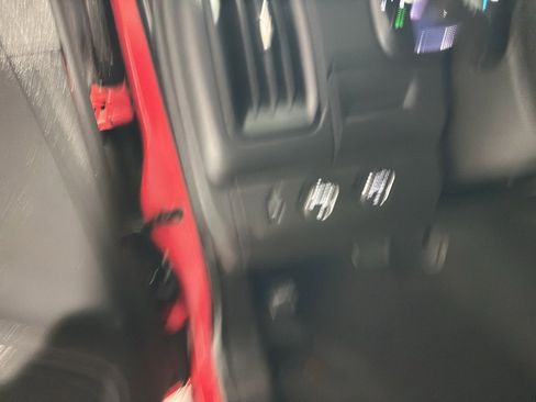 Used 2020 Chevrolet Colorado LT image 19