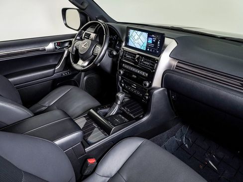 Used 2023 Lexus GX 460 Premium w/ Premium Package image 14