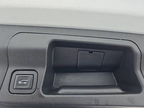 Used 2017 GMC Acadia SLE w/ Driver Alert Package I image 14