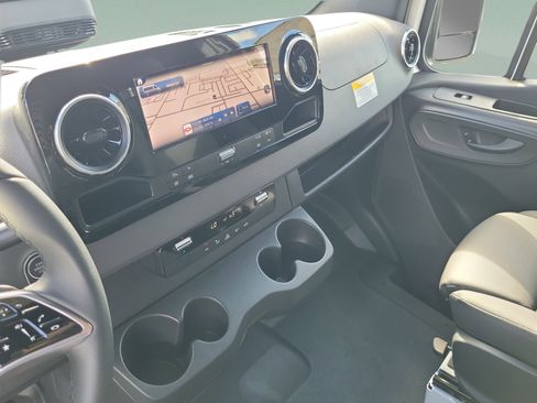 Used 2026 Mercedes-Benz Sprinter 2500 image 14