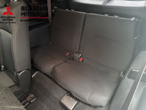 Used 2022 Mitsubishi Outlander ES image 27