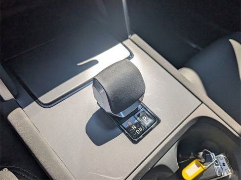 New 2025 Land Rover Discovery Sport Dynamic SE image 11