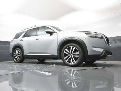 Used 2024 Nissan Pathfinder Platinum w/ Cargo Package AWD/4WD image 51