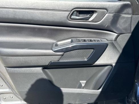 Used 2024 Nissan Pathfinder SV FWD image 26