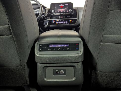 Used 2022 Nissan Pathfinder SV w/ SV Premium Package AWD/4WD image 14