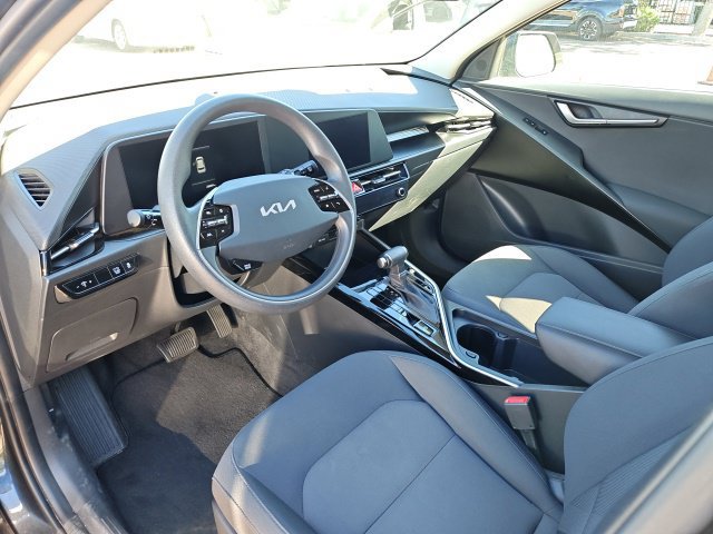 Used 2025 Kia Niro LX FWD image 15