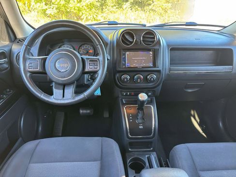 Used 2015 Jeep Patriot Latitude image 10