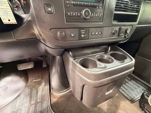 Used 2017 GMC Savana 2500 LT w/ LT Preferred Equipment Group RWD image 34