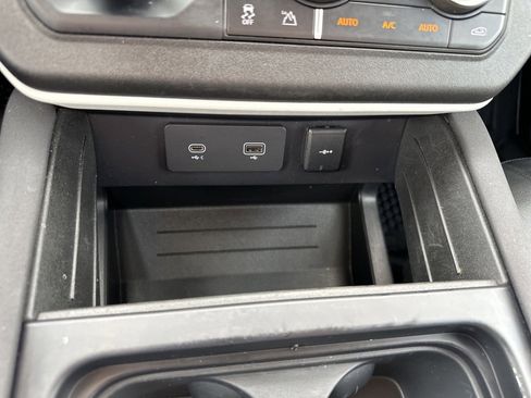 Used 2023 Land Rover Defender 110 S image 6