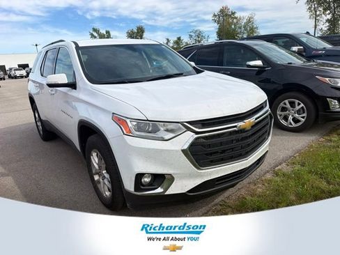 Used 2020 Chevrolet Traverse LT w/ LPO, Floor Liner Package AWD/4WD image 1