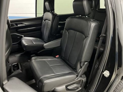 Used 2024 Jeep Wagoneer Series II image 31