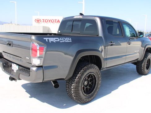 Used 2023 Toyota Tacoma TRD Off-Road w/ Advanced Technology Package AWD/4WD image 3