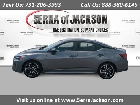 Used 2025 Nissan Sentra SR FWD image 1