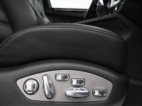 Certified 2026 Porsche Macan S AWD/4WD image 15