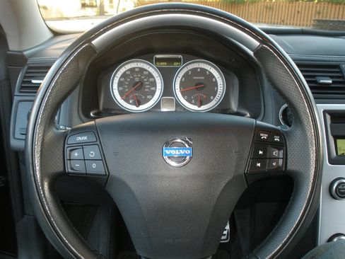 Used 2012 Volvo C70 T5 image 38