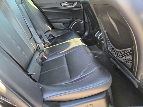Used 2018 Alfa Romeo Giulia AWD image 14