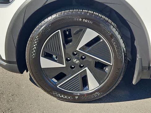 Used 2025 Hyundai Ioniq 5 SEL image 13