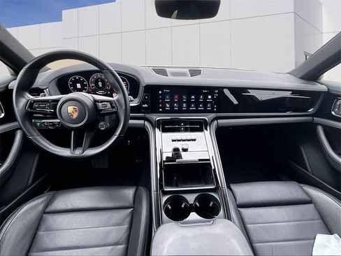 Used 2025 Porsche Panamera image 14