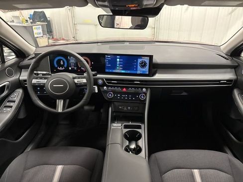 Used 2025 Hyundai Sonata SEL FWD image 10