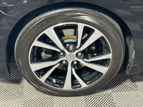 Used 2018 Nissan Maxima Platinum image 12