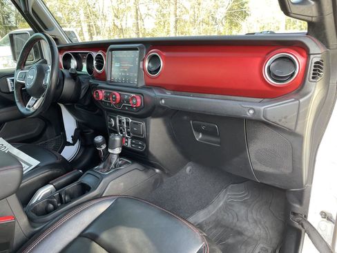 Certified 2022 Jeep Gladiator Rubicon w/ Cold Weather Group image 42