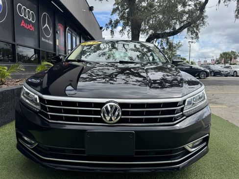 Used 2018 Volkswagen Passat 2.0T SE image 2