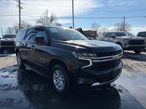 Used 2022 Chevrolet Suburban LS image 7