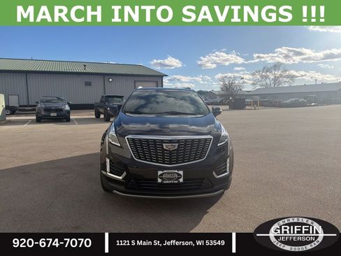 Used 2021 Cadillac XT5 Premium Luxury image 3