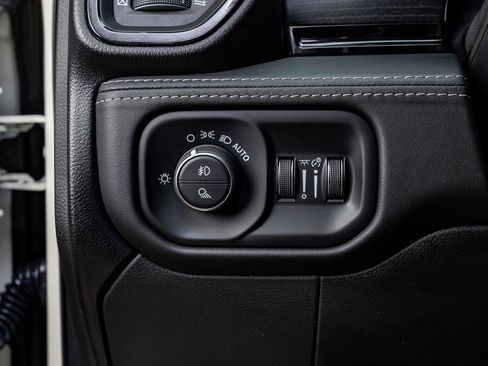 Used 2024 RAM 2500 Limited image 21