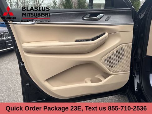 Used 2023 Jeep Grand Cherokee L Limited w/ Black Appearance Package image 19