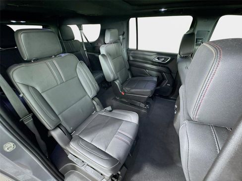 Certified 2021 Chevrolet Suburban RST w/ Luxury Package RWD image 33