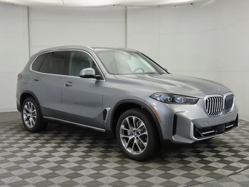 Used 2026 BMW X5 sDrive40i w/ Parking Assistance Package image 4