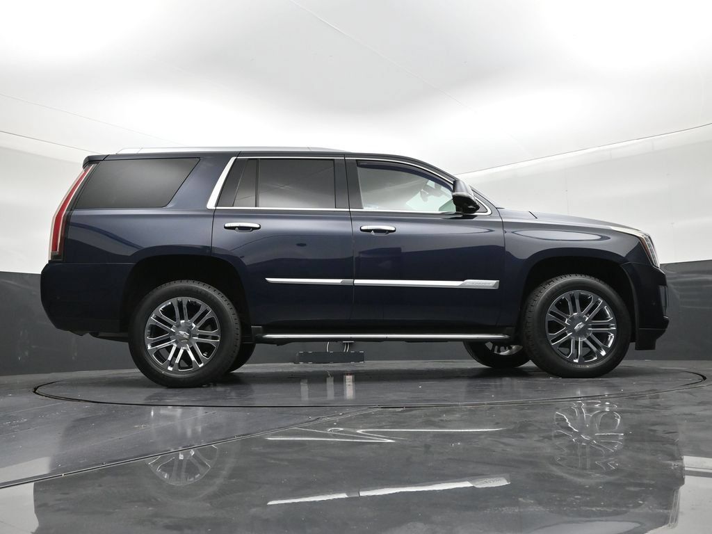Used 2020 Cadillac Escalade 2WD image 25