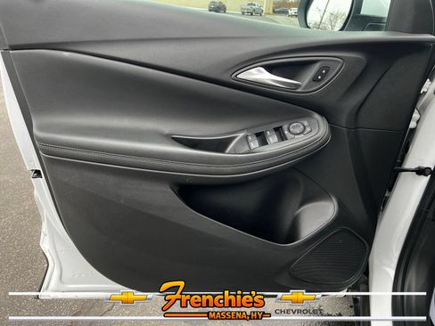 Used 2025 Buick Encore GX Preferred AWD/4WD image 9