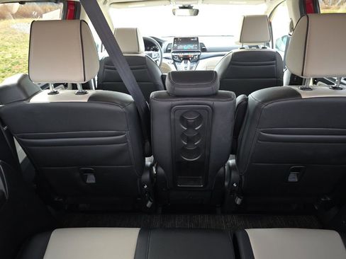Used 2025 Honda Odyssey Elite image 40
