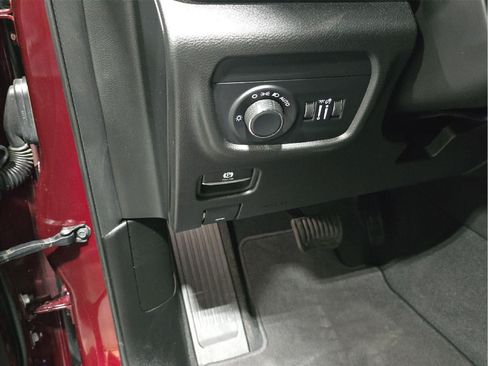 Used 2025 Jeep Grand Cherokee L Laredo w/ MOPAR Finishing Package AWD/4WD image 10