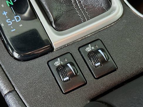Used 2018 Toyota Highlander SE AWD/4WD image 28
