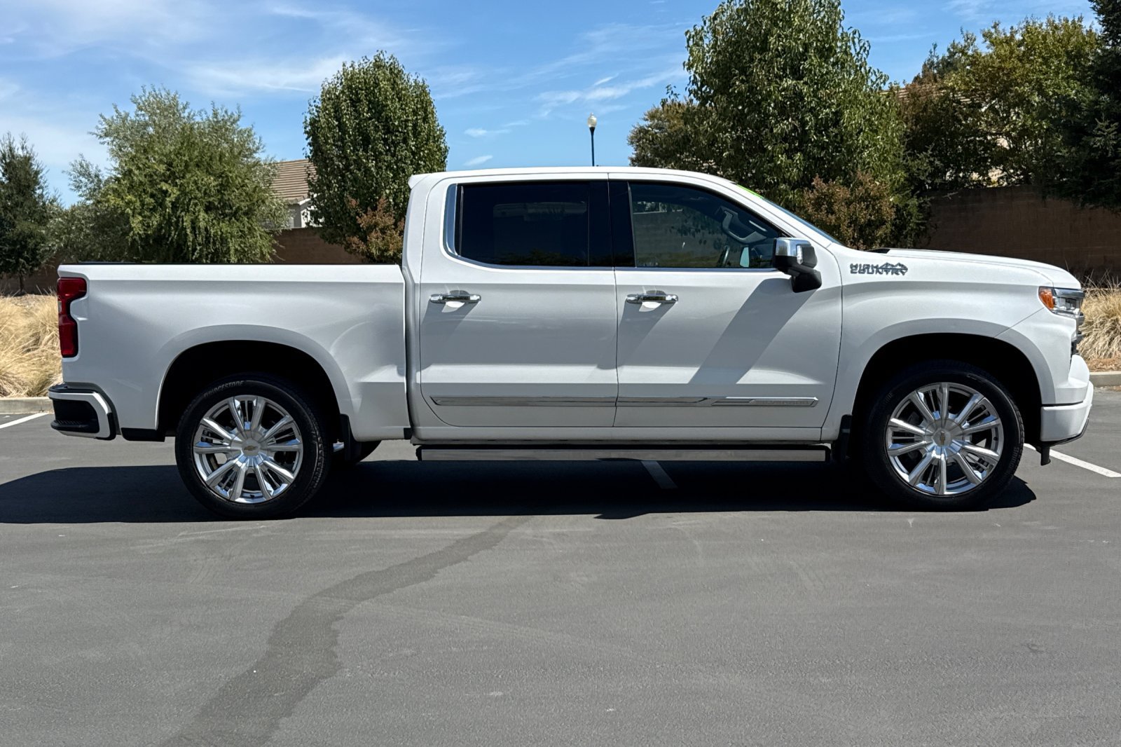 Used 2024 Chevrolet Silverado 1500 High Country w/ High Country Premium Package AWD/4WD image 10