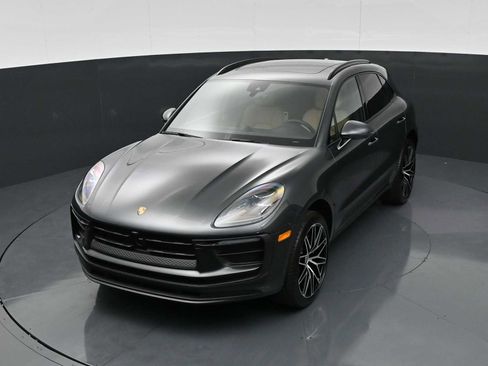 New 2026 Porsche Macan AWD/4WD image 29