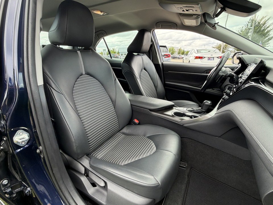 Used 2022 Toyota Camry SE FWD image 23