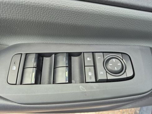 Used 2026 Toyota Prius LE FWD image 15