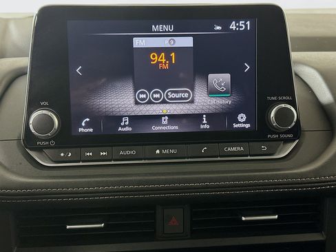 Used 2024 Nissan Rogue SV FWD image 24