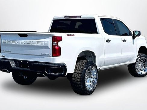 Used 2022 Chevrolet Silverado 1500 Custom Trail Boss w/ LPO, Dark Essentials Package AWD/4WD image 6