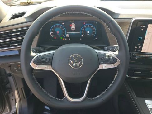 New 2026 Volkswagen Atlas SE FWD image 18